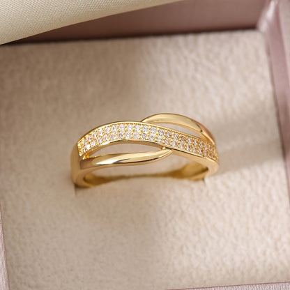 Anillo - Diamantes cruzados con oro